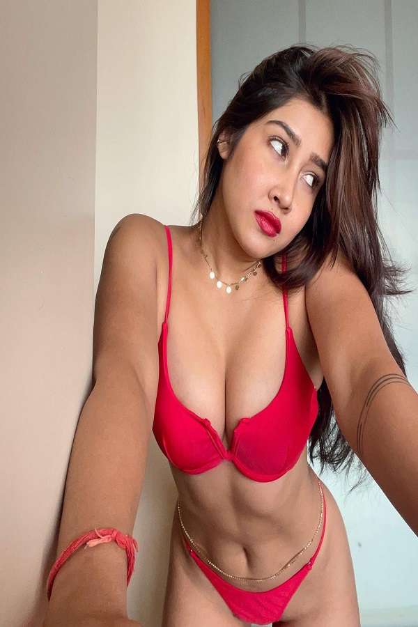 Sofia Ansari Hot